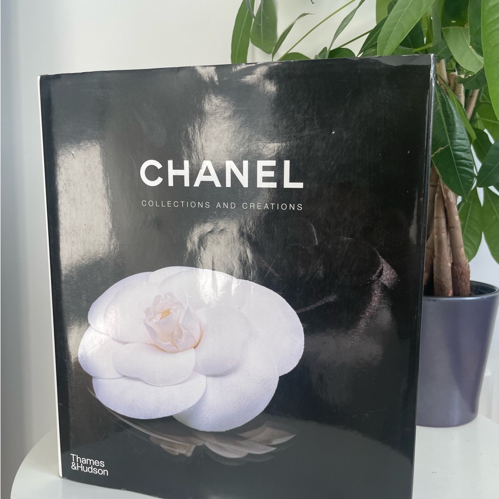 Chanel: Collections and Creations book Image Picture Photo Book By Thames & Hud